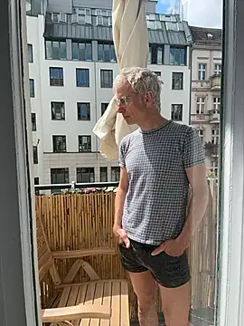 SexyLeon8n Live chat-huone