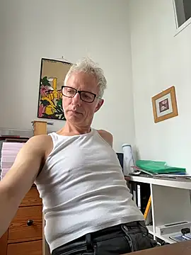 Živá chatovací místnost SexyLeon8