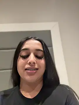 LilMisIndianx's Live Chat Room