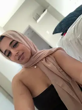 غرفة دردشة LilMisIndianx المباشرة