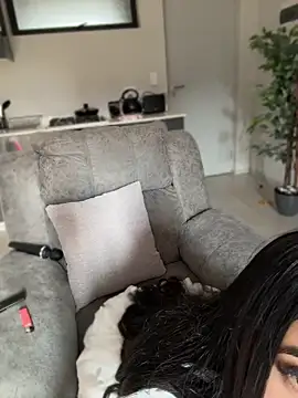 LilMisIndianx's Live Chat Room