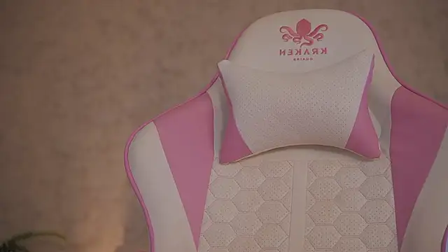 Ava-Diamond Adlı Modelin Canlı Sohbet Odası
