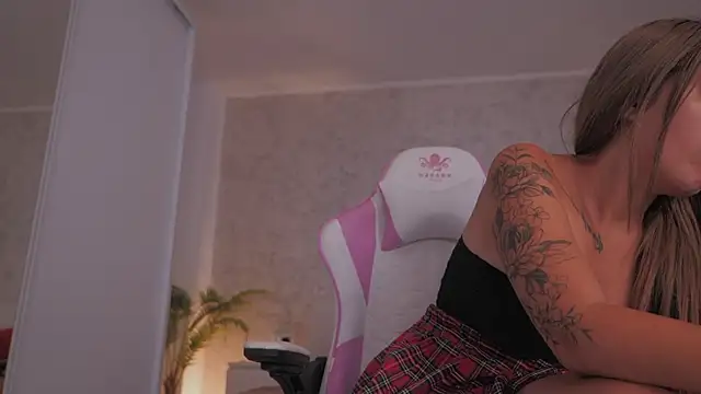 غرفة دردشة Ava-Diamond المباشرة
