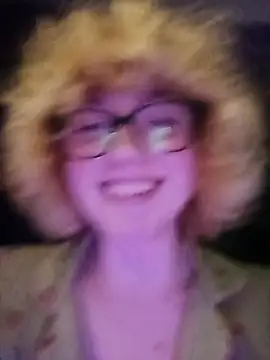 חדר צ'אט בשידור חי של mcjbgfhgjhiiilllufjyf