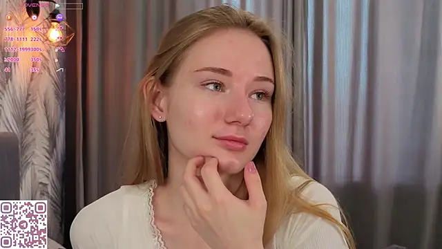 חדר צ'אט בשידור חי של ElvinaRose