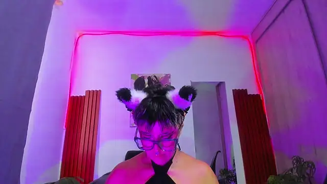 Rebeka-baker Adlı Modelin Canlı Sohbet Odası