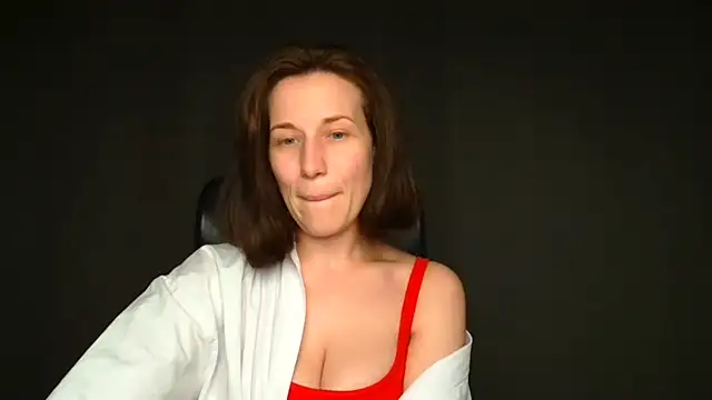 Kelly_Kisss Adlı Modelin Canlı Sohbet Odası