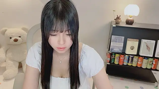 חדר צ'אט בשידור חי של Onechestnut