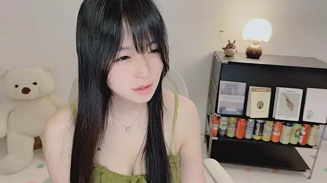 Živá chatovací místnost Onechestnut