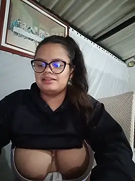 luluboobs9 Adlı Modelin Canlı Sohbet Odası