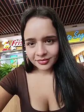 Julieth_hot-69 실시간 채팅방