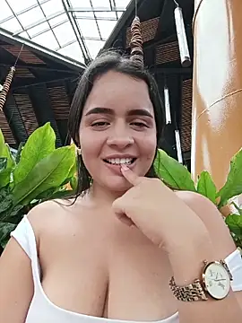 ห้องแชทสดของ Julieth_hot-69