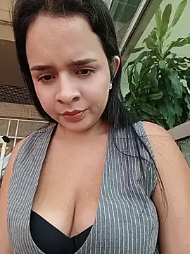Julieth_hot-69 – Naživo XXX chat