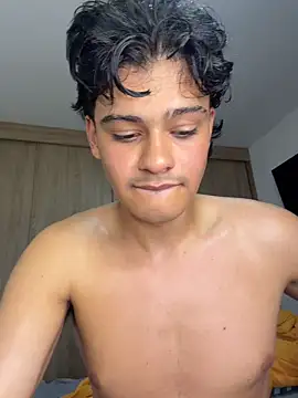 Chat soba uživo modela AndresXXXSHOWS