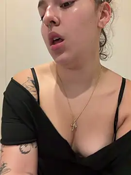 Mamachulita's Live Sex Cam Show