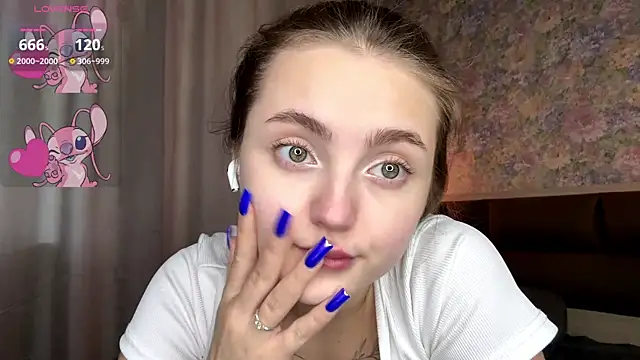 LoraDavi's Live Chat Room