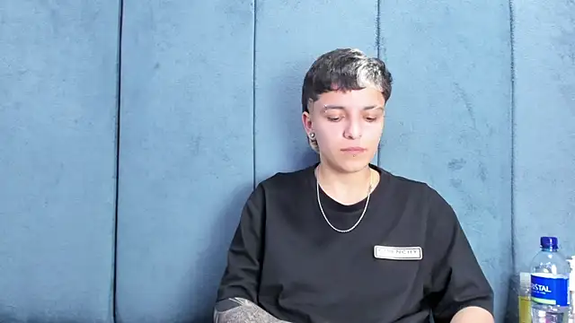 Megan_Thompson_'s Live Chat Room