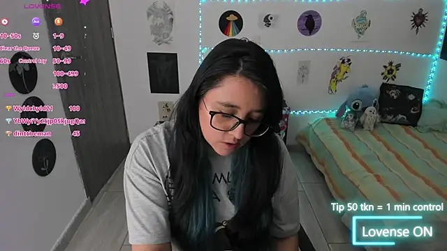 Cherry_blush_'s Live Chat Room