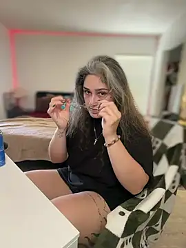 Alix_Valentine's Live Chat Room