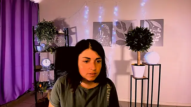 MartaEdams Adlı Modelin Canlı Sohbet Odası