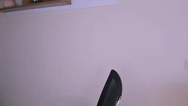 Elle_Pearl_ Adlı Modelin Canlı Sohbet Odası