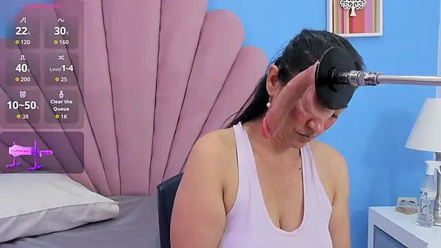 lisa_milf_'s Live Chat Room