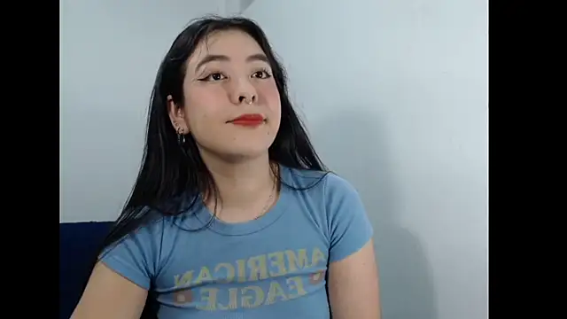 EloiseJun Adlı Modelin Canlı Sohbet Odası