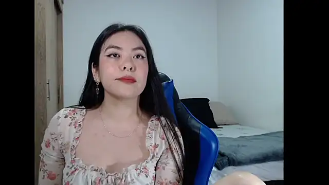 Chat soba uživo modela EloiseJun