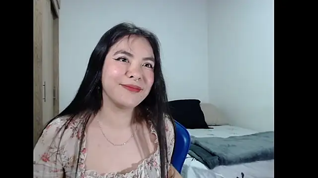 EloiseJun чат на живо