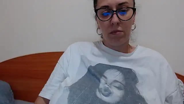 jollene Adlı Modelin Canlı Sohbet Odası