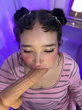 Chat soba uživo modela hinata_dolly