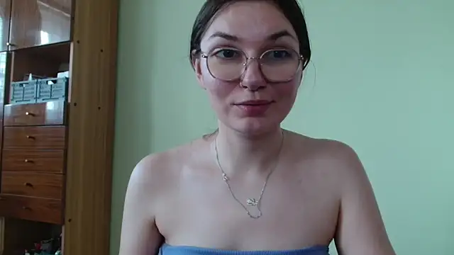 LooveELLYx: δωμάτιο απευθείας συνομιλίας