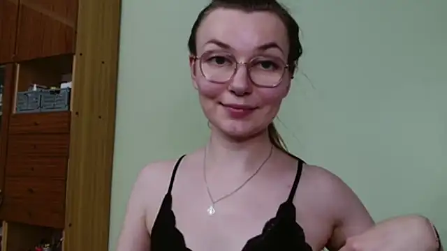 Chat soba uživo modela LooveELLYx