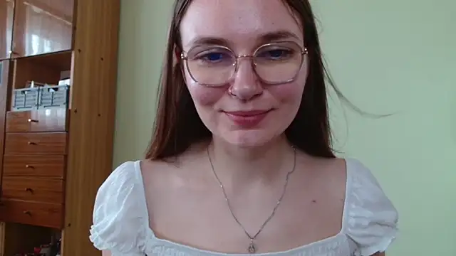 LooveELLYx's Live Chat Room