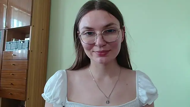 LooveELLYx's Live Chat Room
