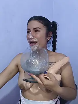 Sala de chat ao vivo de laurahotdirty