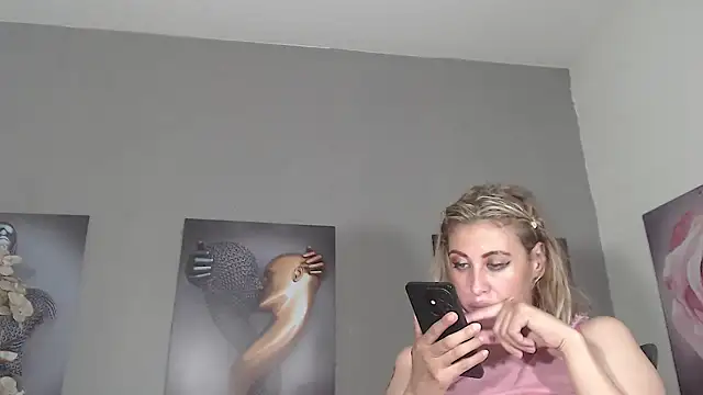 חדר צ'אט בשידור חי של AntonellaBlanc