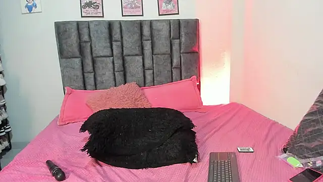 Sala de chat en directo de Esmeraldaa-