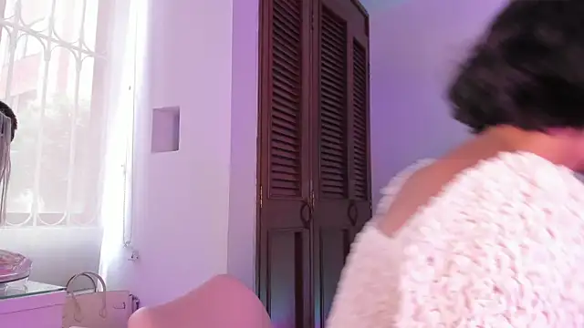 Londonttipton élő chatszobája