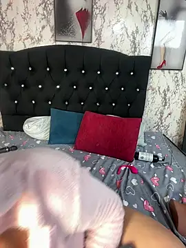 חדר צ'אט בשידור חי של Larissa_Antonella