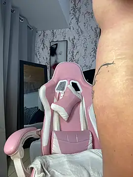Sala de chat en directo de Larissa_Antonella