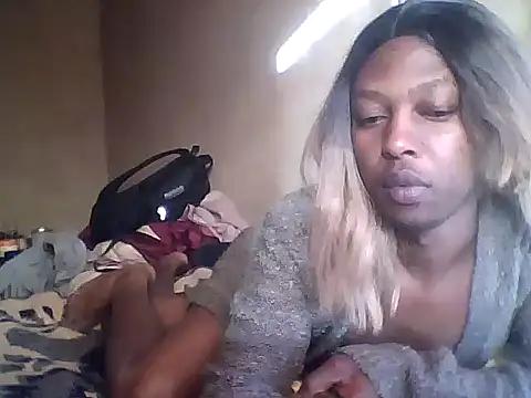 Blackhornybitc – live sex-cam-show