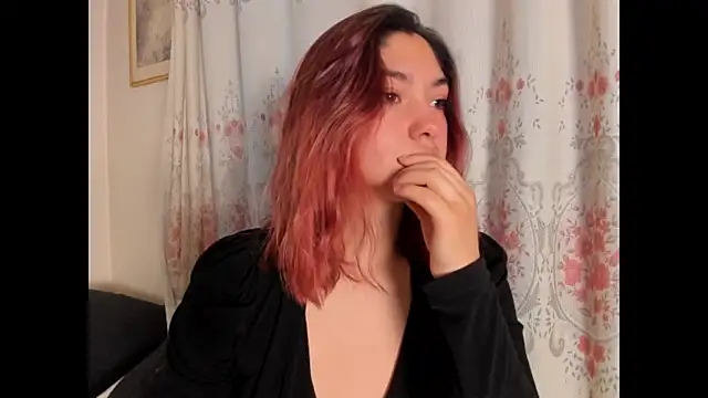 Victoria_Beaumont's Live Chat Room