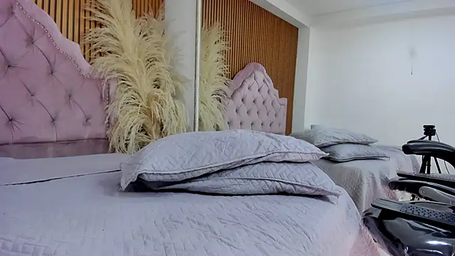 ห้องแชทสดของ KendraDiorr_