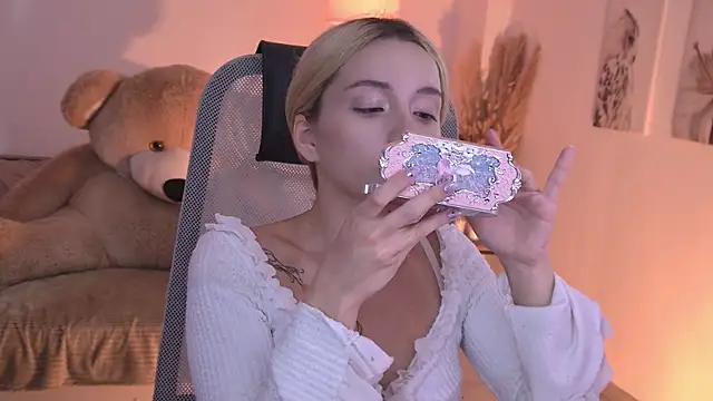 Živá chatovací místnost AuroraWrenfield