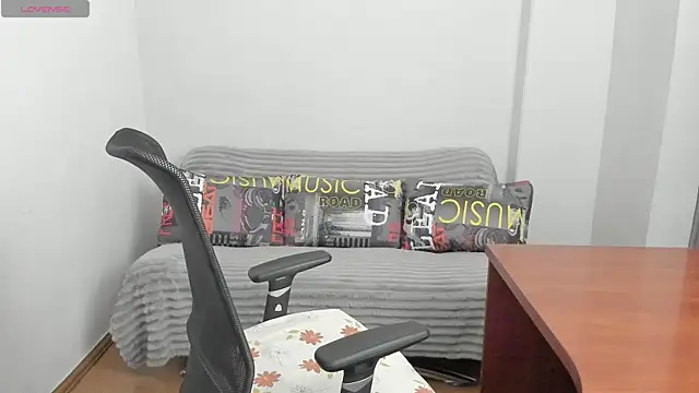 Alisha_Skyes Adlı Modelin Canlı Sohbet Odası