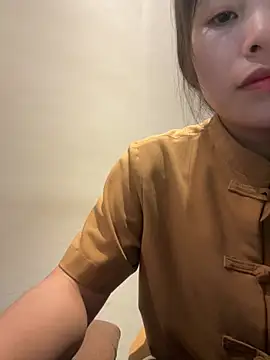 Bella_7777 Adlı Modelin Canlı Seks Kamerası Şovu