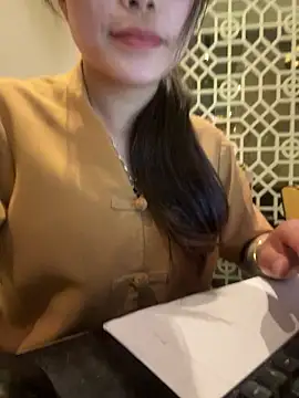 Bella_7777 Live Chatraum