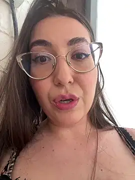 غرفة دردشة Kylie_Kathy المباشرة