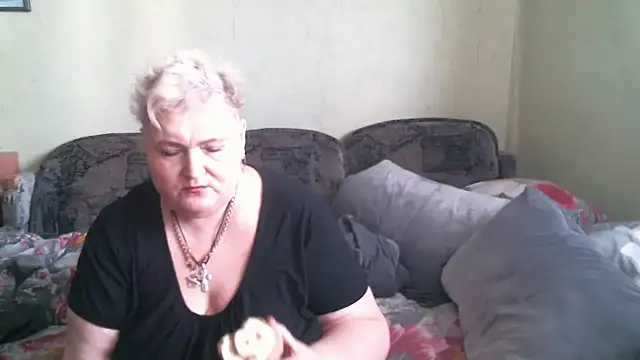 Lana555 Adlı Modelin Canlı Sohbet Odası